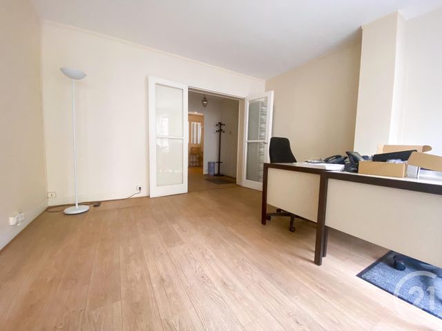 Appartement Local à louer - 4 pièces - 80.0 m2 - PARIS - 75016 - ILE-DE-FRANCE - Century 21 Via Conseil 16Ème