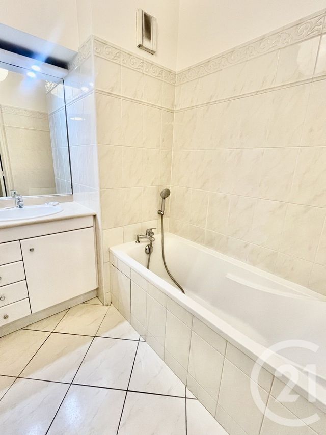 Afficher la photo en grand Appartement F2 à vendre - 2 pièces - 57.0 m2 - BOULOGNE BILLANCOURT - 92 - ILE-DE-FRANCE - Century 21 Via Conseil 16Ème
