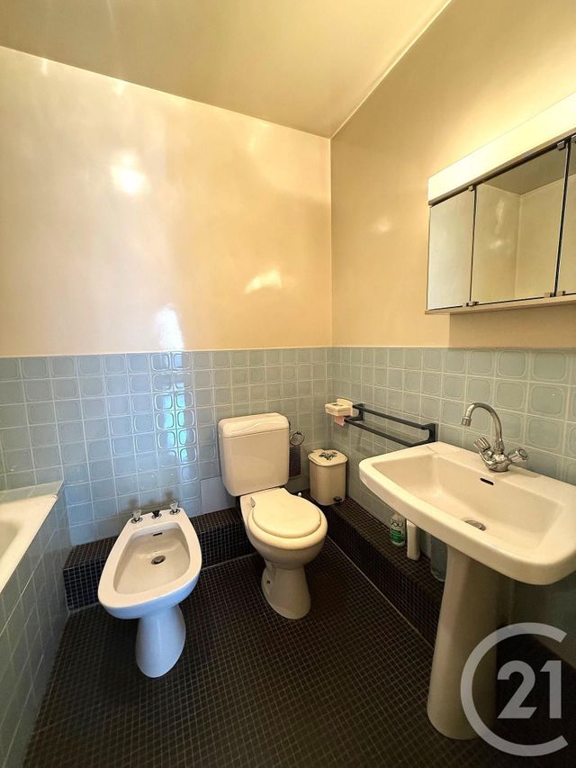 Appartement F5 à vendre - 5 pièces - 116.71 m2 - PARIS - 75016 - ILE-DE-FRANCE - Century 21 Via Conseil 16Ème