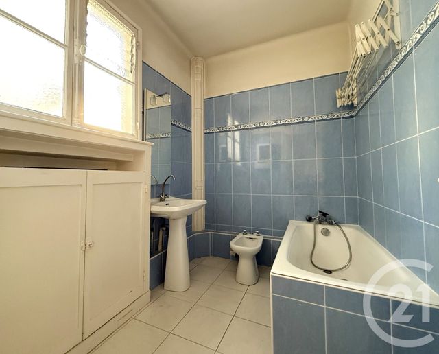 Appartement F2 à vendre - 3 pièces - 64.17 m2 - PARIS - 75016 - ILE-DE-FRANCE - Century 21 Via Conseil 16Ème