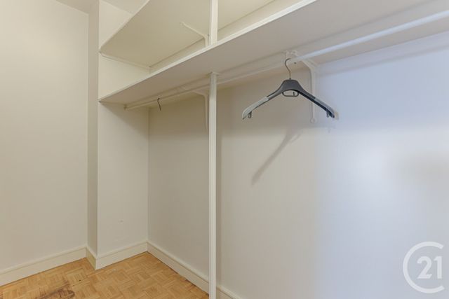 Appartement F2 à vendre - 2 pièces - 69.0 m2 - PARIS - 75016 - ILE-DE-FRANCE - Century 21 Via Conseil 16Ème