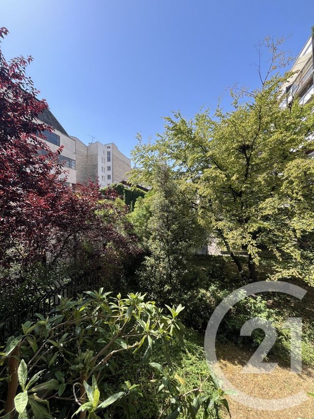 Appartement F2 à vendre - 2 pièces - 69.0 m2 - PARIS - 75016 - ILE-DE-FRANCE - Century 21 Via Conseil 16Ème
