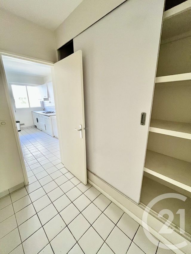 Appartement F2 à vendre - 2 pièces - 69.0 m2 - PARIS - 75016 - ILE-DE-FRANCE - Century 21 Via Conseil 16Ème
