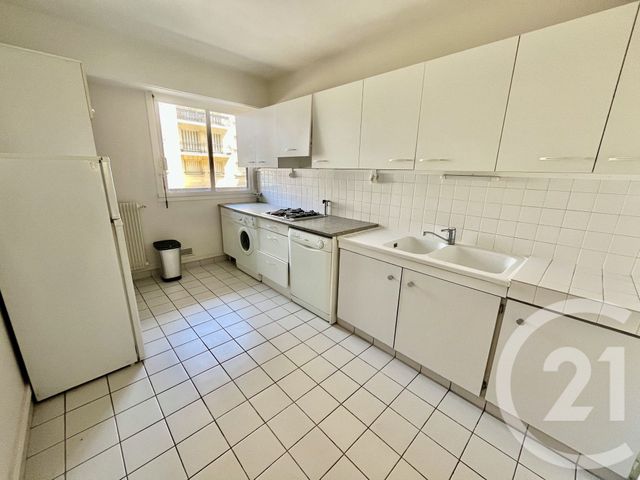 Appartement F2 à vendre - 2 pièces - 69.0 m2 - PARIS - 75016 - ILE-DE-FRANCE - Century 21 Via Conseil 16Ème