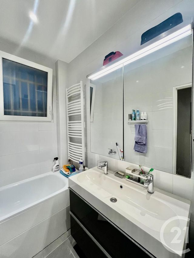 Afficher la photo en grand Appartement à vendre - 2 pièces - 48.0 m2 - PARIS - 75016 - ILE-DE-FRANCE - Century 21 Via Conseil 16Ème