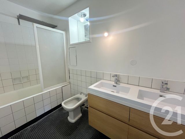 Afficher la photo en grand Appartement F5 à vendre - 5 pièces - 103.76 m2 - PARIS - 75016 - ILE-DE-FRANCE - Century 21 Via Conseil 16Ème