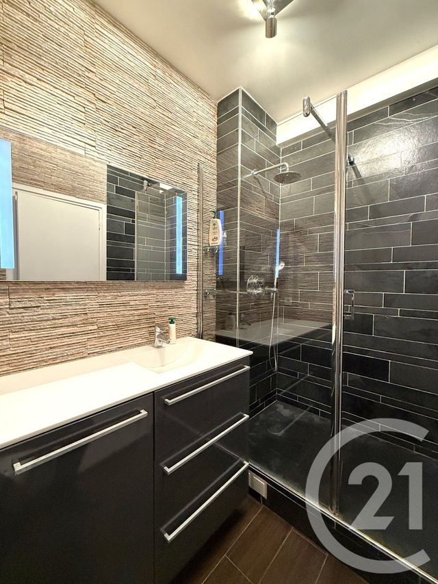 Appartement F3 à vendre - 3 pièces - 60.0 m2 - PARIS - 75016 - ILE-DE-FRANCE - Century 21 Via Conseil 16Ème