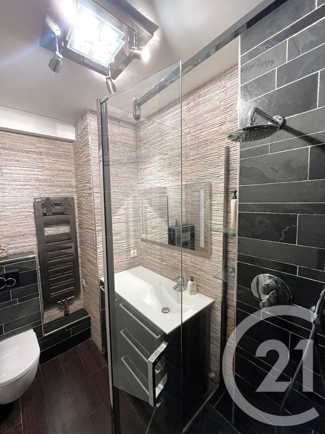 Appartement F3 à vendre - 3 pièces - 60.0 m2 - PARIS - 75016 - ILE-DE-FRANCE - Century 21 Via Conseil 16Ème