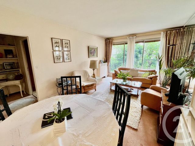 Afficher la photo en grand Appartement à vendre - 2 pièces - 62.0 m2 - PARIS - 75016 - ILE-DE-FRANCE - Century 21 Via Conseil 16Ème