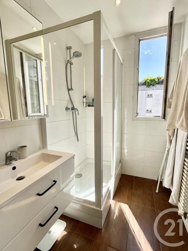 Appartement à vendre - 3 pièces - 74.0 m2 - PARIS - 75016 - ILE-DE-FRANCE - Century 21 Via Conseil 16Ème