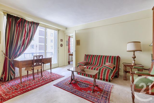 Appartement à vendre - 5 pièces - 146.0 m2 - PARIS - 75016 - ILE-DE-FRANCE - Century 21 Via Conseil 16Ème
