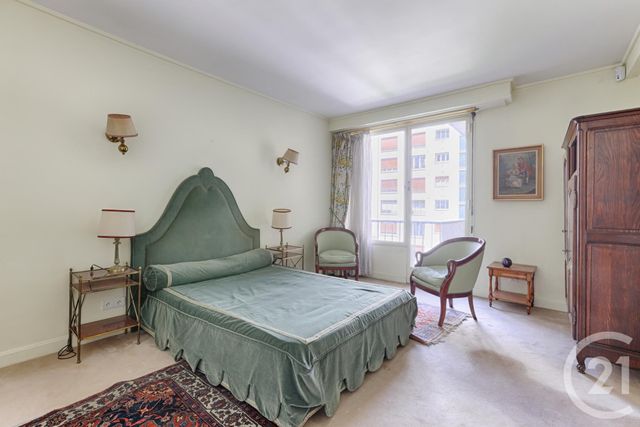 Appartement à vendre - 5 pièces - 146.0 m2 - PARIS - 75016 - ILE-DE-FRANCE - Century 21 Via Conseil 16Ème