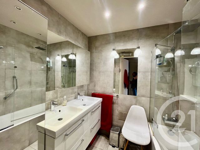 Afficher la photo en grand Appartement à vendre - 3 pièces - 73.0 m2 - PARIS - 75014 - ILE-DE-FRANCE - Century 21 Via Conseil 16Ème