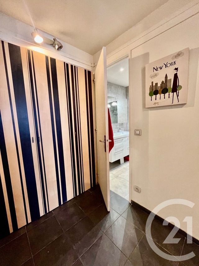 Afficher la photo en grand Appartement à vendre - 3 pièces - 73.0 m2 - PARIS - 75014 - ILE-DE-FRANCE - Century 21 Via Conseil 16Ème