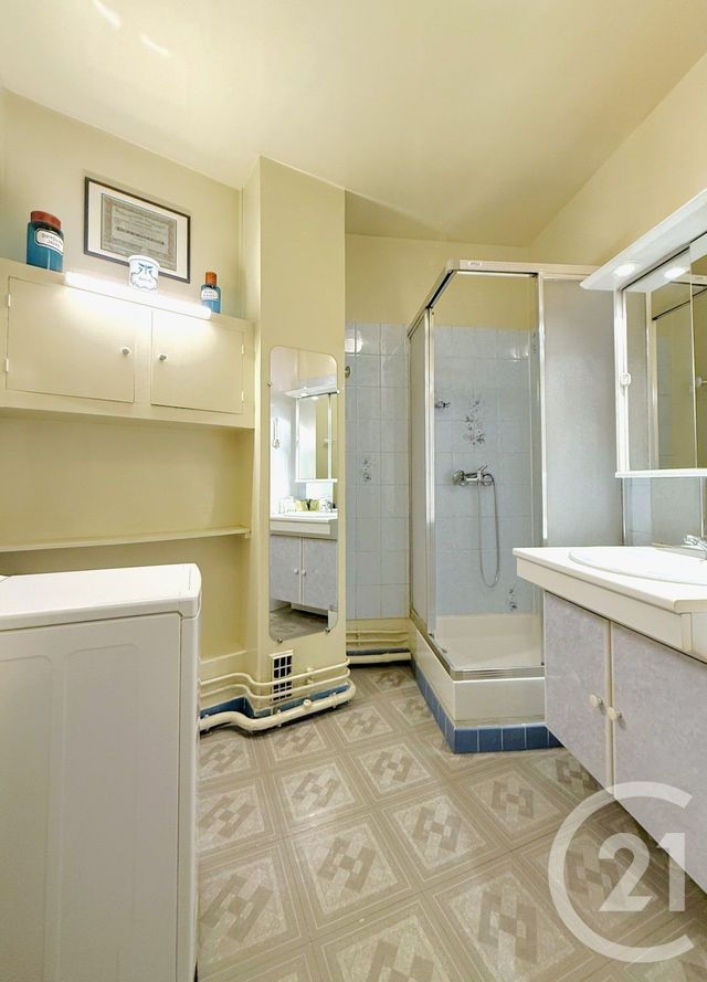 Appartement F6 à vendre - 6 pièces - 121.86 m2 - PARIS - 75016 - ILE-DE-FRANCE - Century 21 Via Conseil 16Ème