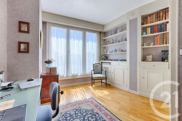 Appartement F6 à vendre - 6 pièces - 121.86 m2 - PARIS - 75016 - ILE-DE-FRANCE - Century 21 Via Conseil 16Ème