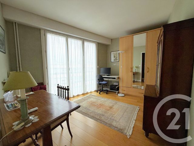 Appartement F6 à vendre - 6 pièces - 121.86 m2 - PARIS - 75016 - ILE-DE-FRANCE - Century 21 Via Conseil 16Ème