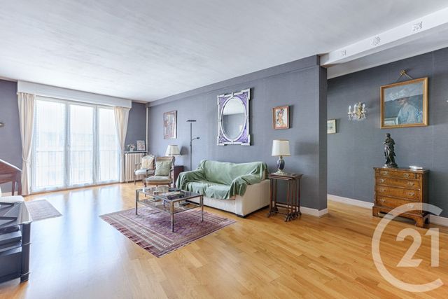 Appartement F6 à vendre - 6 pièces - 121.86 m2 - PARIS - 75016 - ILE-DE-FRANCE - Century 21 Via Conseil 16Ème