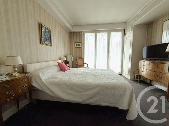 Appartement F6 à vendre - 6 pièces - 121.86 m2 - PARIS - 75016 - ILE-DE-FRANCE - Century 21 Via Conseil 16Ème