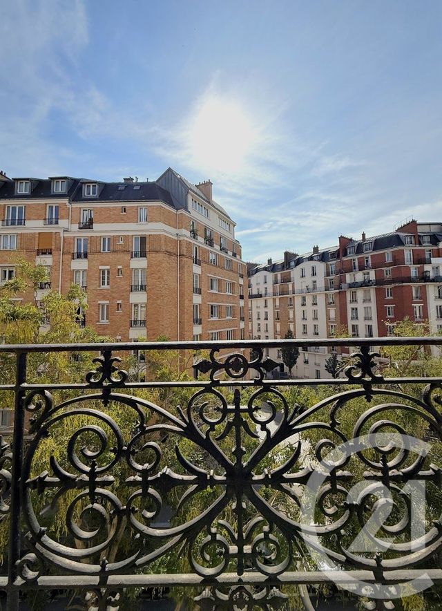 Appartement F4 à vendre - 3 pièces - 64.74 m2 - PARIS - 75016 - ILE-DE-FRANCE - Century 21 Via Conseil 16Ème