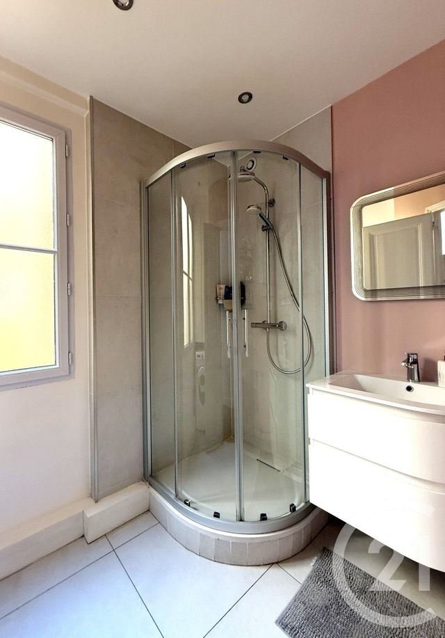 Appartement F4 à vendre - 3 pièces - 64.74 m2 - PARIS - 75016 - ILE-DE-FRANCE - Century 21 Via Conseil 16Ème