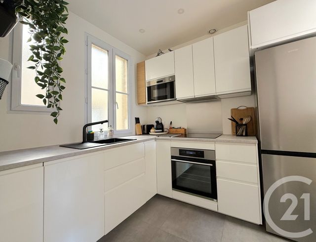 Appartement F4 à vendre - 3 pièces - 64.74 m2 - PARIS - 75016 - ILE-DE-FRANCE - Century 21 Via Conseil 16Ème