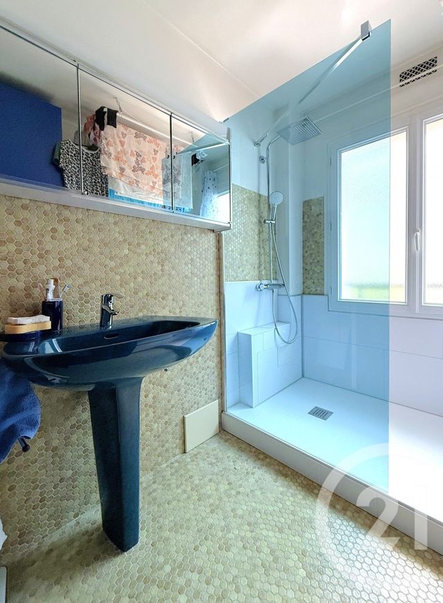 Afficher la photo en grand Appartement F3 à vendre - 3 pièces - 57.65 m2 - PARIS - 75016 - ILE-DE-FRANCE - Century 21 Via Conseil 16Ème