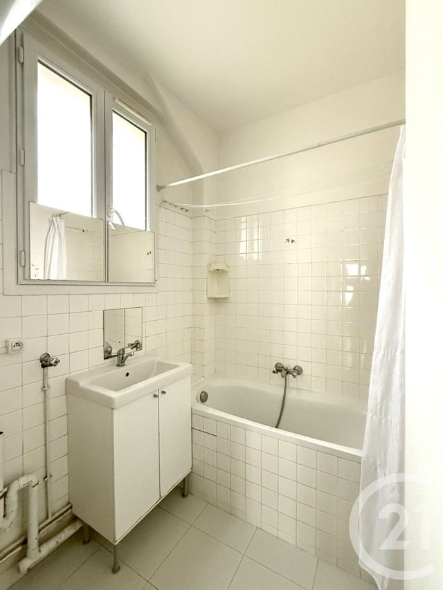 Appartement F3 à vendre - 3 pièces - 65.0 m2 - PARIS - 75016 - ILE-DE-FRANCE - Century 21 Via Conseil 16Ème