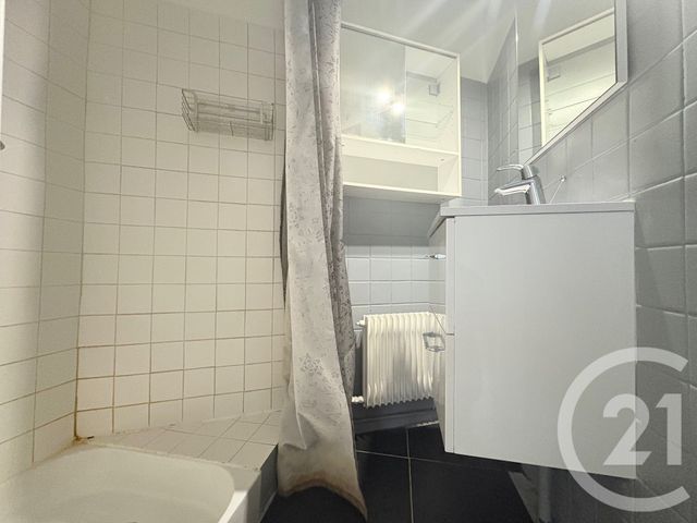 Appartement F2 à louer - 2 pièces - 45.46 m2 - PARIS - 75016 - ILE-DE-FRANCE - Century 21 Via Conseil 16Ème