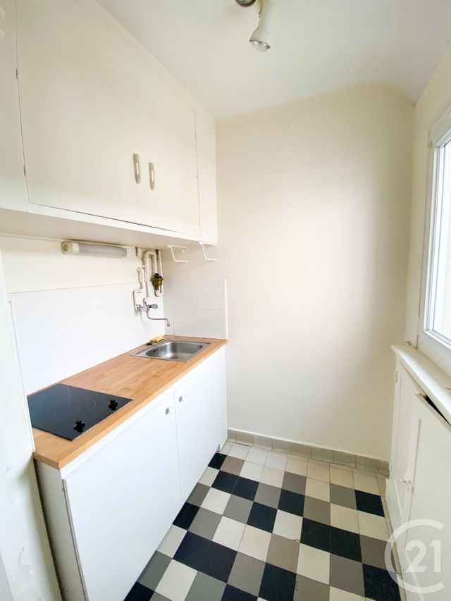 Appartement F1 à louer - 1 pièce - 29.68 m2 - PARIS - 75016 - ILE-DE-FRANCE - Century 21 Via Conseil 16Ème