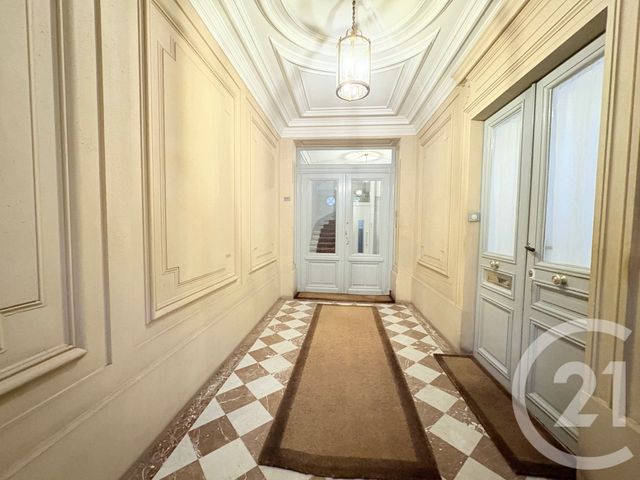 Appartement F5 à louer - 5 pièces - 131.35 m2 - PARIS - 75017 - ILE-DE-FRANCE - Century 21 Via Conseil 16Ème