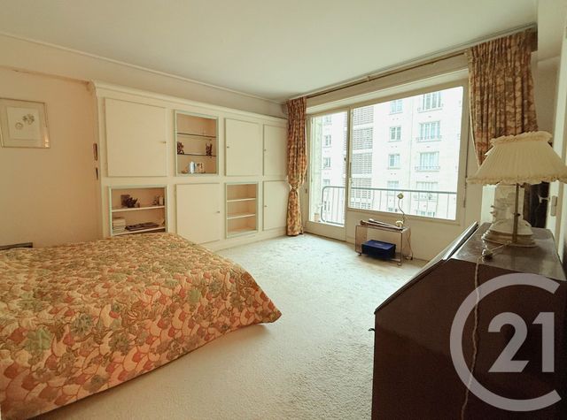 Appartement F5 à vendre - 5 pièces - 140.3 m2 - PARIS - 75016 - ILE-DE-FRANCE - Century 21 Via Conseil 16Ème