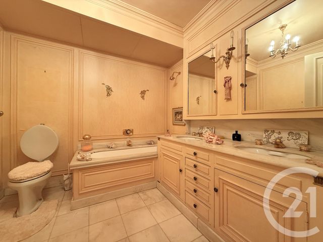 Appartement F5 à vendre - 5 pièces - 140.3 m2 - PARIS - 75016 - ILE-DE-FRANCE - Century 21 Via Conseil 16Ème