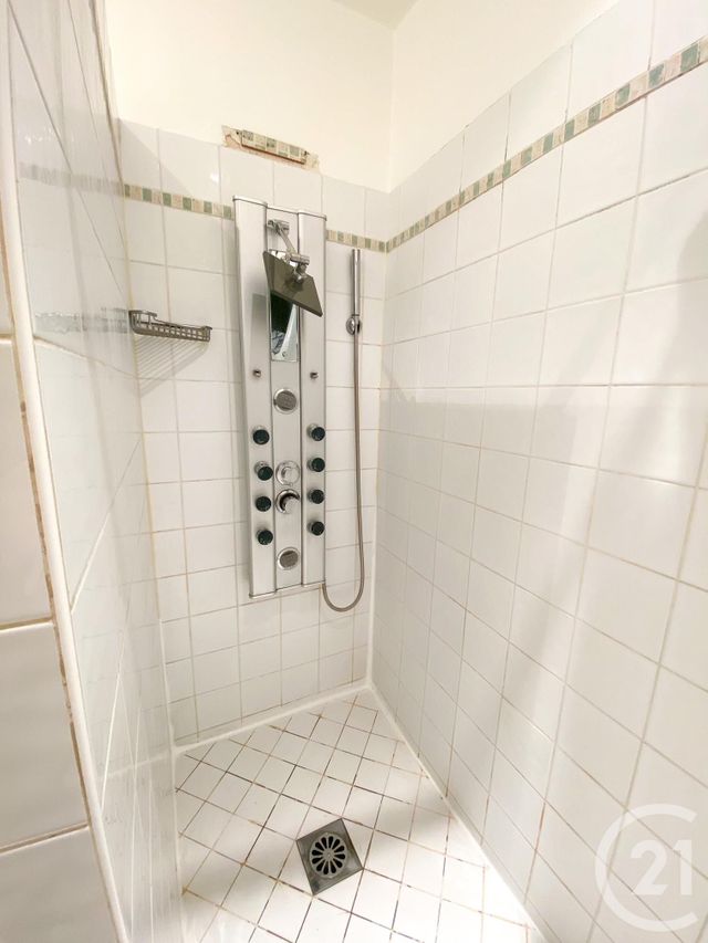 Appartement F2 à louer - 2 pièces - 57.65 m2 - PARIS - 75016 - ILE-DE-FRANCE - Century 21 Via Conseil 16Ème