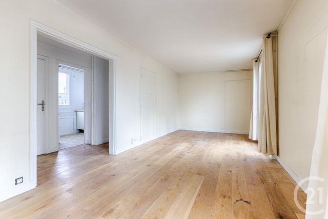 Appartement à vendre - 3 pièces - 65.0 m2 - PARIS - 75016 - ILE-DE-FRANCE - Century 21 Via Conseil 16Ème