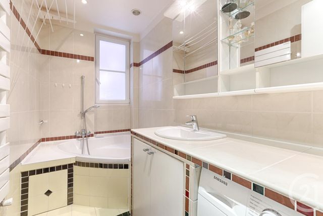 Appartement à vendre - 4 pièces - 90.0 m2 - PARIS - 75016 - ILE-DE-FRANCE - Century 21 Via Conseil 16Ème