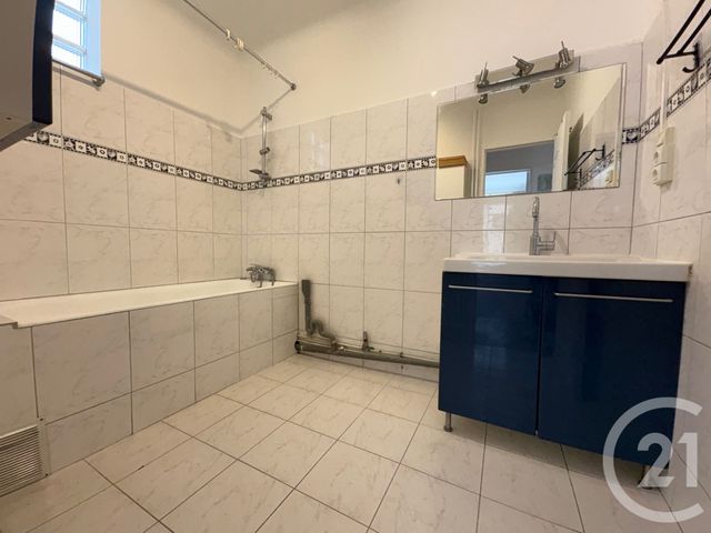 Appartement F3 à louer - 3 pièces - 65.31 m2 - NOGENT SUR MARNE - 94 - ILE-DE-FRANCE - Century 21 Via Conseil 16Ème