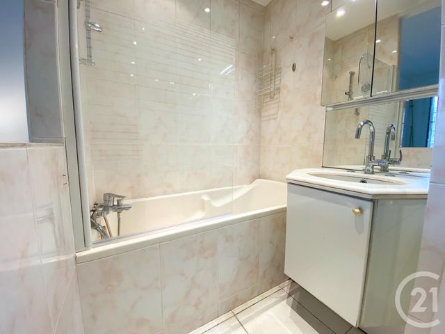 Appartement F2 à louer - 2 pièces - 46.58 m2 - PARIS - 75016 - ILE-DE-FRANCE - Century 21 Via Conseil 16Ème