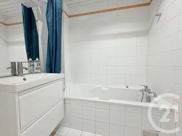 Appartement F3 à louer - 3 pièces - 63.91 m2 - PARIS - 75016 - ILE-DE-FRANCE - Century 21 Via Conseil 16Ème