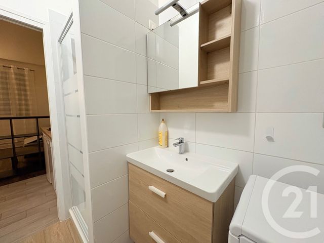 Appartement F2 à louer - 2 pièces - 29.72 m2 - PARIS - 75016 - ILE-DE-FRANCE - Century 21 Via Conseil 16Ème