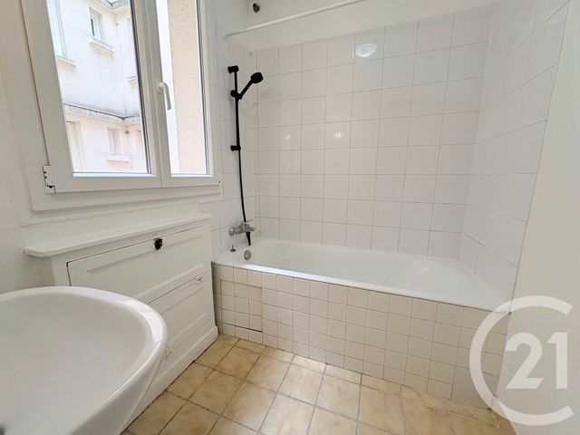 Appartement F2 à louer - 2 pièces - 43.07 m2 - PARIS - 75016 - ILE-DE-FRANCE - Century 21 Via Conseil 16Ème