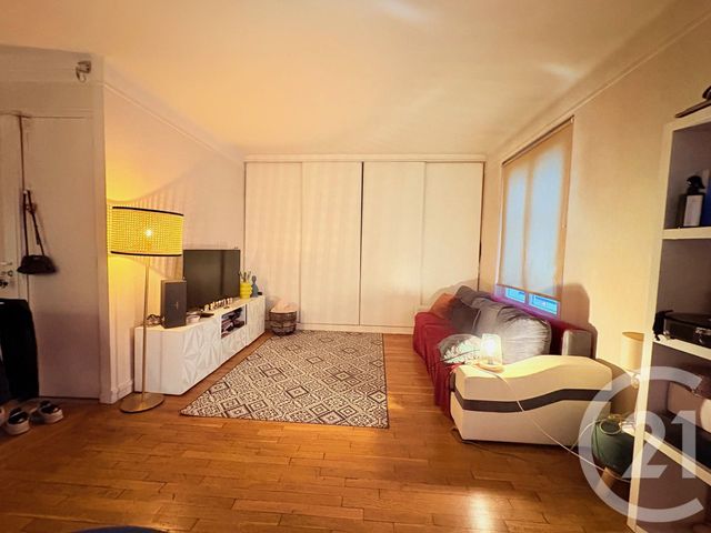 Appartement F2 à louer - 2 pièces - 50.28 m2 - PARIS - 75016 - ILE-DE-FRANCE - Century 21 Via Conseil 16Ème