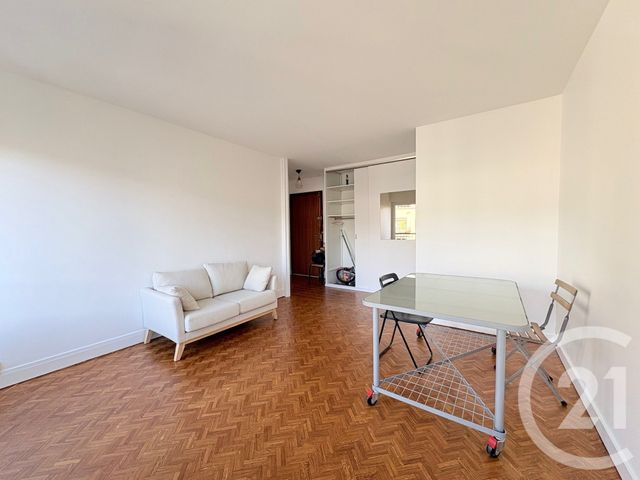 Appartement F2 à louer - 2 pièces - 45.01 m2 - PARIS - 75016 - ILE-DE-FRANCE - Century 21 Via Conseil 16Ème