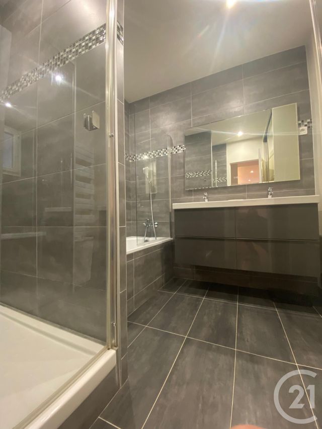 Appartement F3 à louer - 3 pièces - 61.14 m2 - PARIS - 75016 - ILE-DE-FRANCE - Century 21 Via Conseil 16Ème