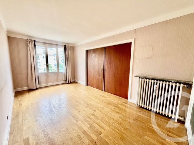 Appartement F3 à vendre - 3 pièces - 72.0 m2 - PARIS - 75016 - ILE-DE-FRANCE - Century 21 Via Conseil 16Ème
