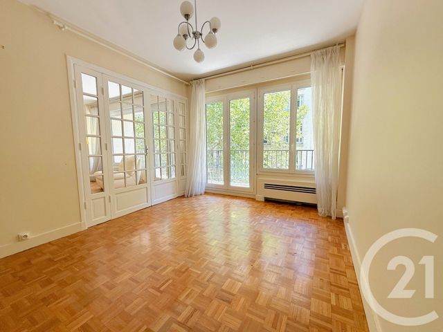 Appartement F3 à vendre - 3 pièces - 72.0 m2 - PARIS - 75016 - ILE-DE-FRANCE - Century 21 Via Conseil 16Ème