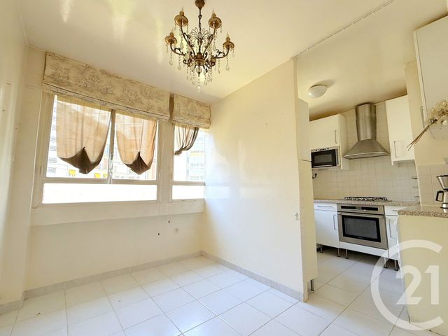 Appartement F3 à vendre - 3 pièces - 72.0 m2 - PARIS - 75016 - ILE-DE-FRANCE - Century 21 Via Conseil 16Ème