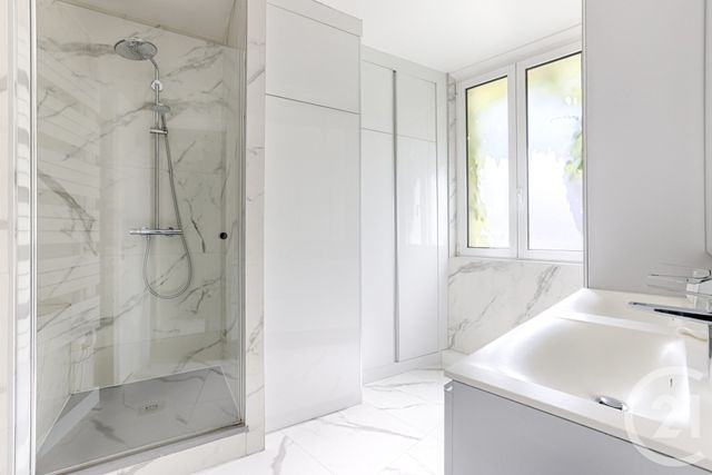 Appartement F4 à vendre - 4 pièces - 101.39 m2 - PARIS - 75016 - ILE-DE-FRANCE - Century 21 Via Conseil 16Ème
