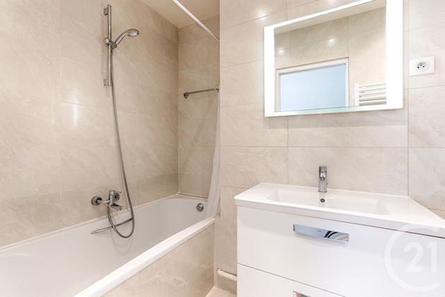 Appartement F4 à vendre - 4 pièces - 96.03 m2 - PARIS - 75016 - ILE-DE-FRANCE - Century 21 Via Conseil 16Ème