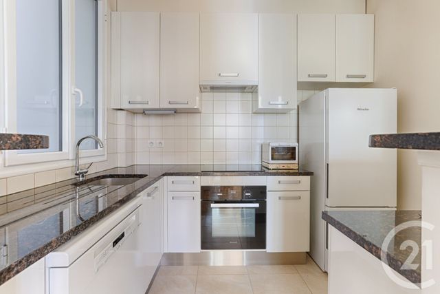 Appartement F4 à vendre - 4 pièces - 96.03 m2 - PARIS - 75016 - ILE-DE-FRANCE - Century 21 Via Conseil 16Ème